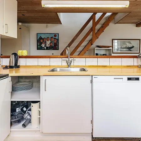 4 Person In Nyaraló Assens